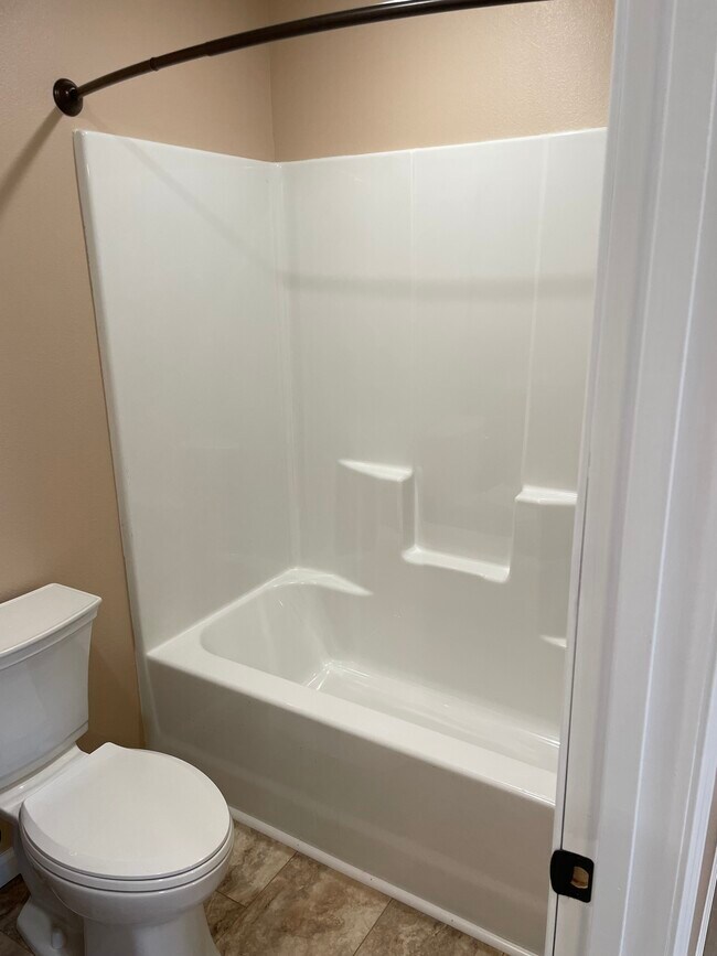 Building Photo - 1206 Bardsley Rd