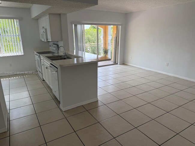 Building Photo - 165 NW 96th Terrace