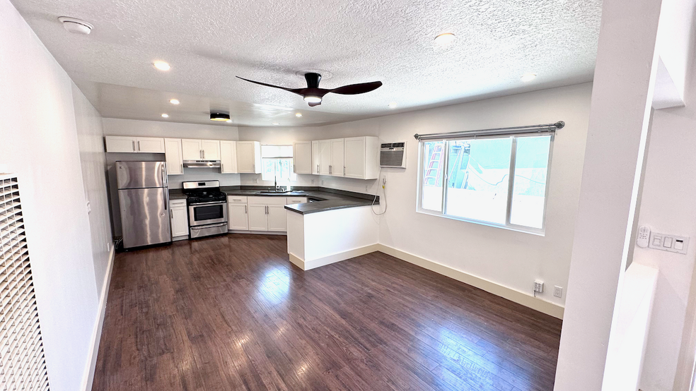 living room to kitchen - 2821 1/2 S Sycamore Ave