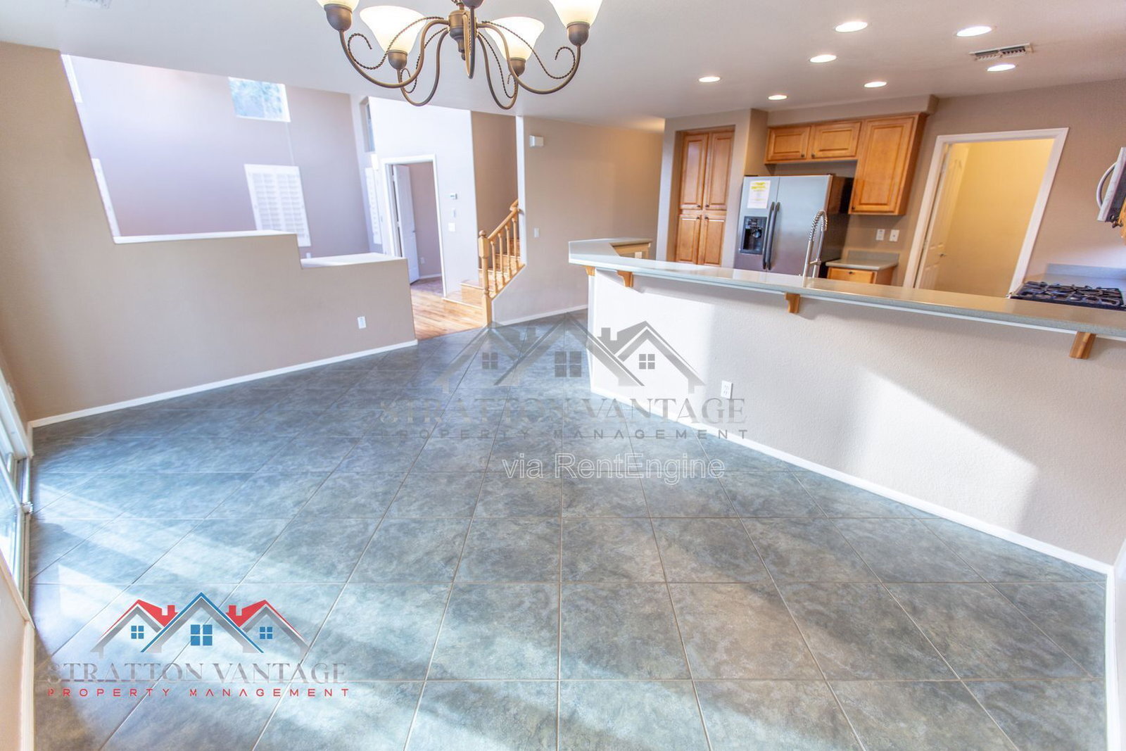 Building Photo - 4613 E Thorn Tree Dr