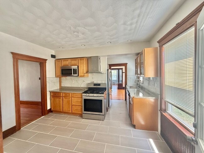 Building Photo - 41 Dunbar Ave