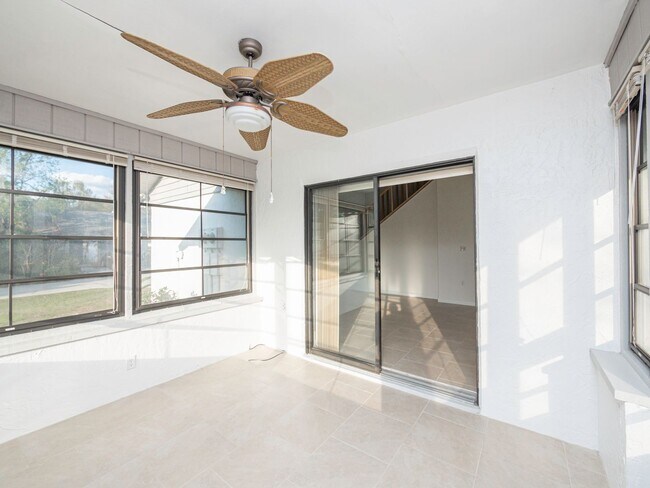 Building Photo - South Lakeland Duplex!