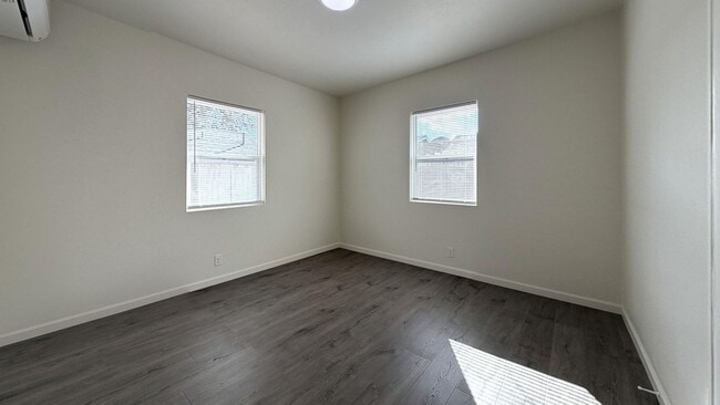 Building Photo - 1661 N Mountain View Ave