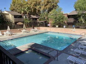 Building Photo - 18350 Hatteras St