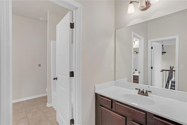 Building Photo - 568 Garden View Ct