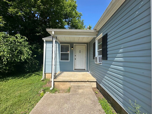 Building Photo - 329 Chambers Ave