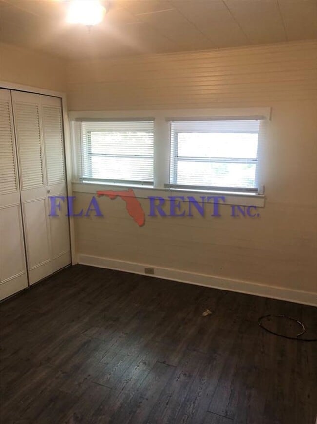 Building Photo - ** 3 BEDROOM/1 BATHROOM in Altamonte Springs**