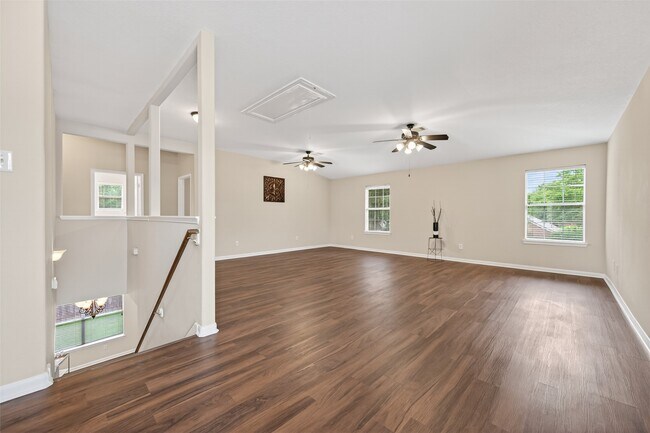 Building Photo - 10427 Lyndon Meadows Dr