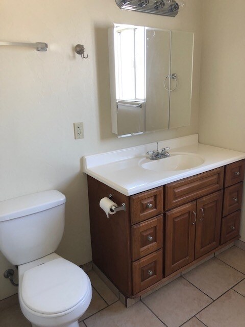 Building Photo - 712 Mesa Ave