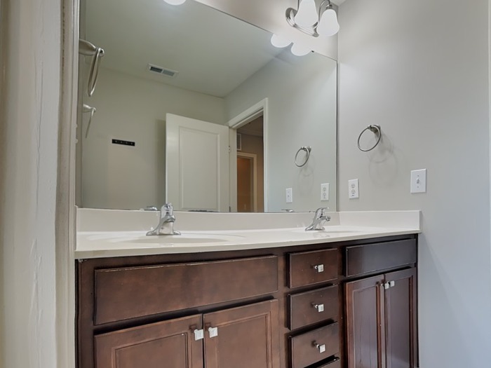 Building Photo - 3200 Emerald Ridge Ct