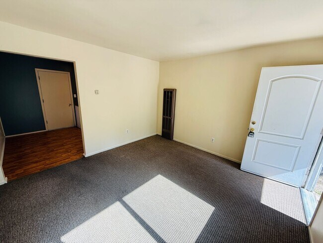 Building Photo - 2505 Kubel Ave