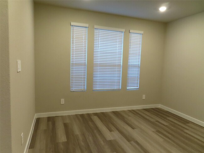 Building Photo - 10854 Bodie Hls Dr