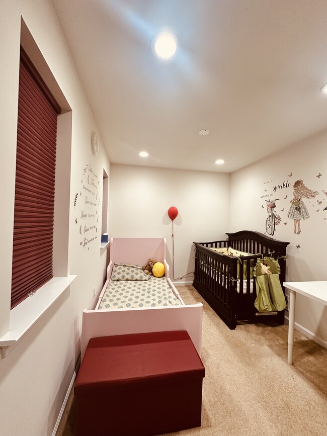 Building Photo - 72 Andrews Way