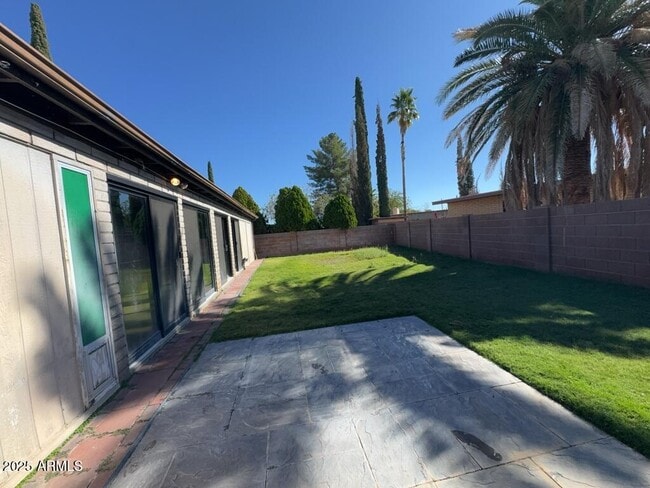 Building Photo - 4702 Pso Del Rico