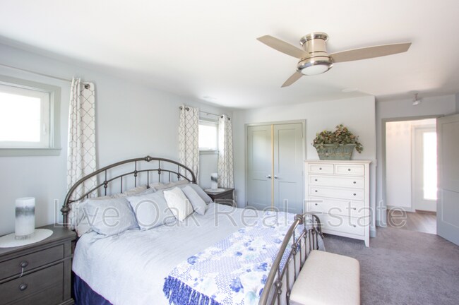 Building Photo - 501 Delaware Ave