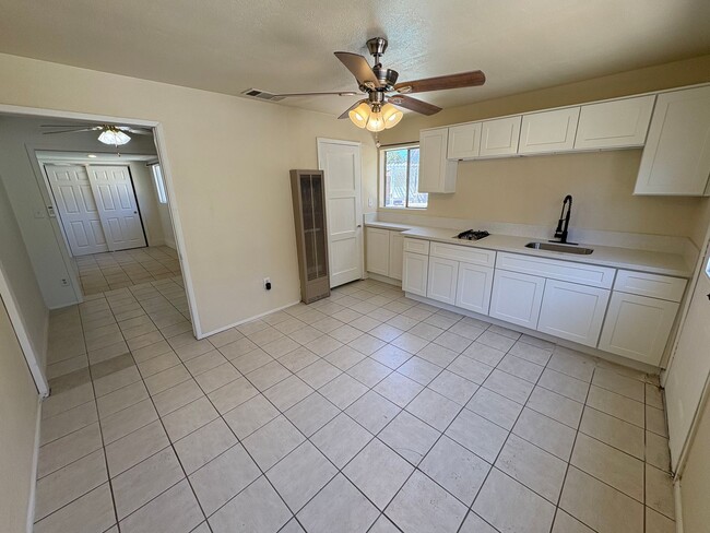 Building Photo - 4189