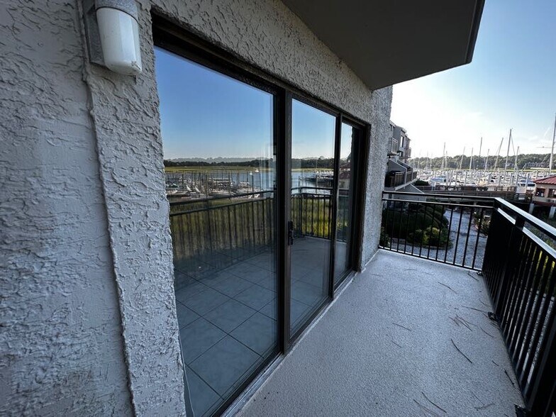 Building Photo - 90 Helmsman Way