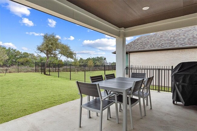 Building Photo - 682 Two Creeks Ln