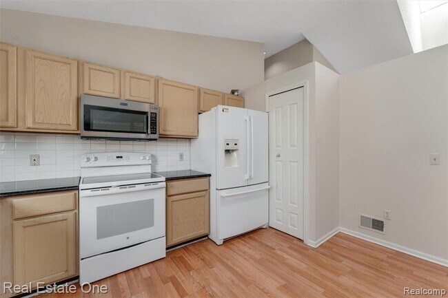 Building Photo - 4721 Carrington Dr