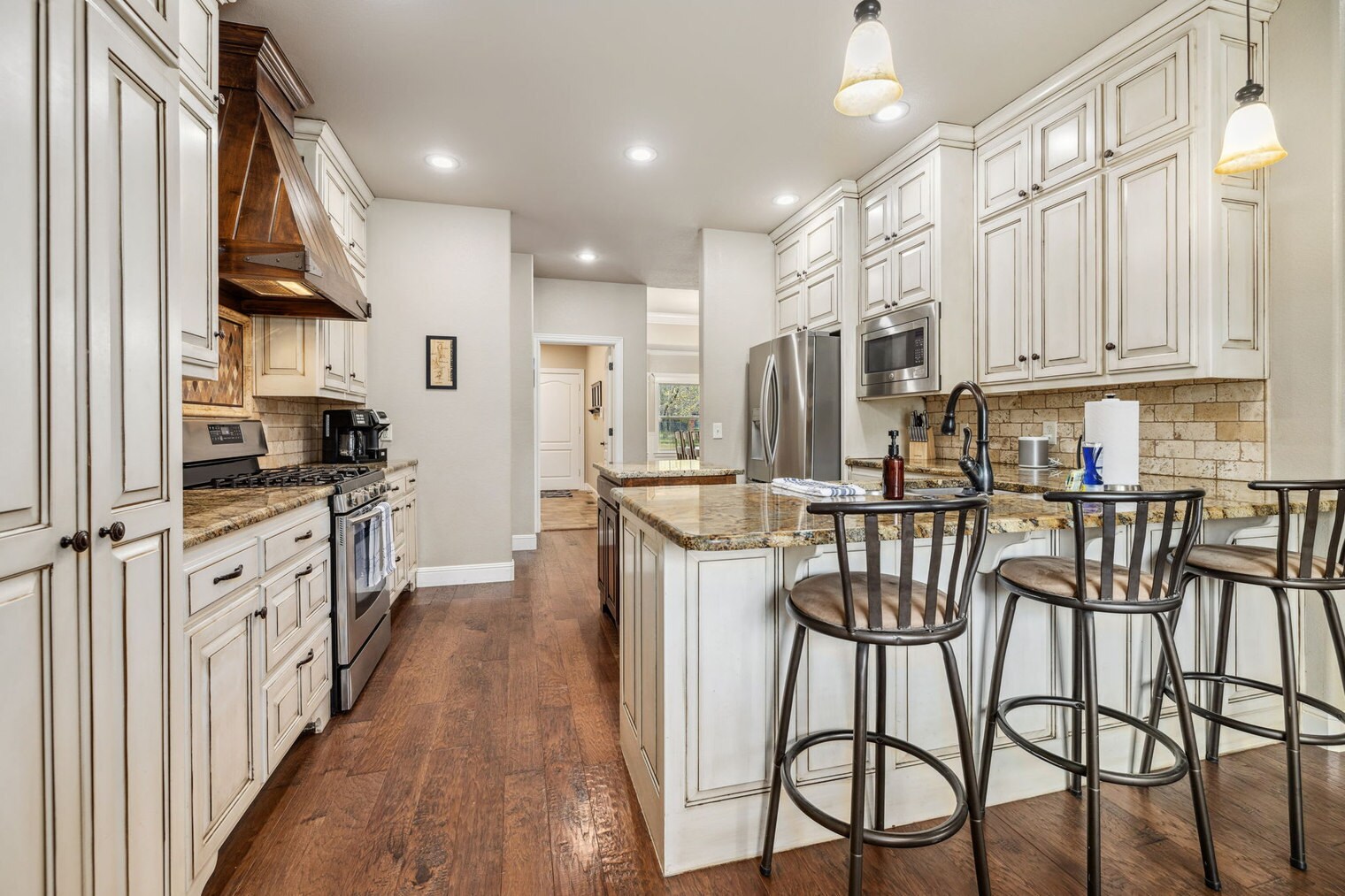 Building Photo - 305 Peach Orchard Rd