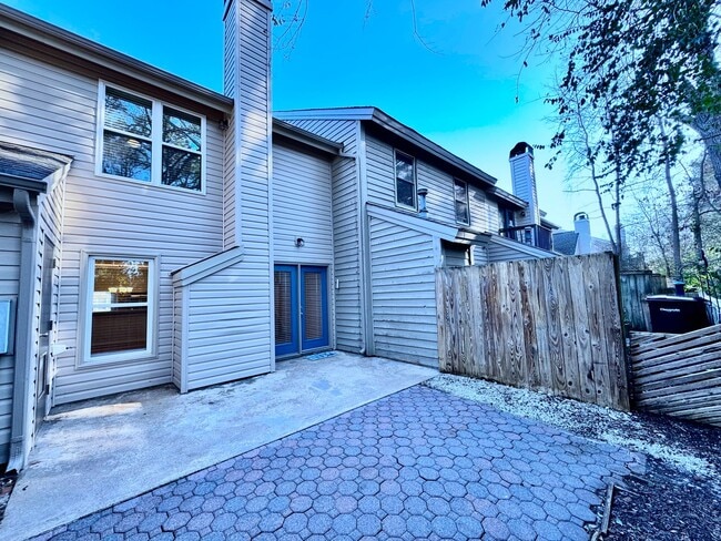 Building Photo - Like New & Ready NOW! 2 Primary Suites w/Private Baths! Reserved Parking, Community Pool & MUCH M...