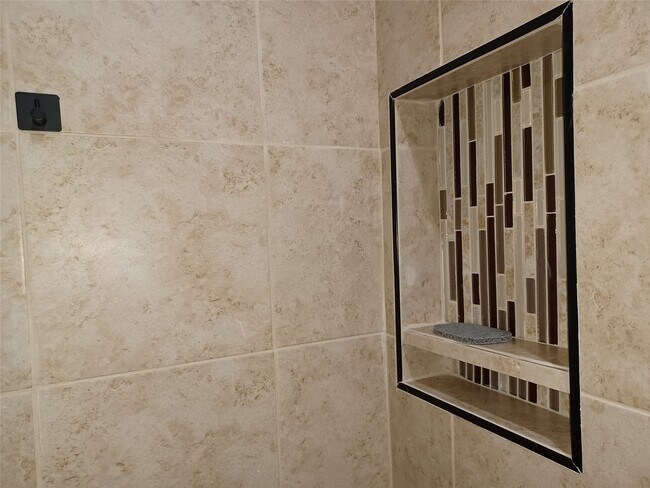 Building Photo - 5815 Schevers St