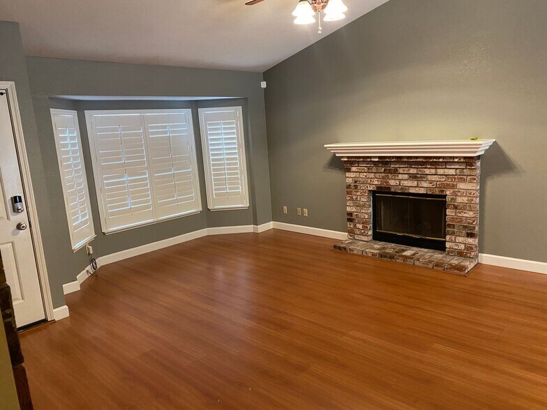 Building Photo - 872 Portside Cir
