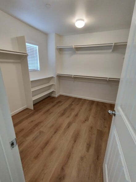 Building Photo - 5421 Carrotwood Ave