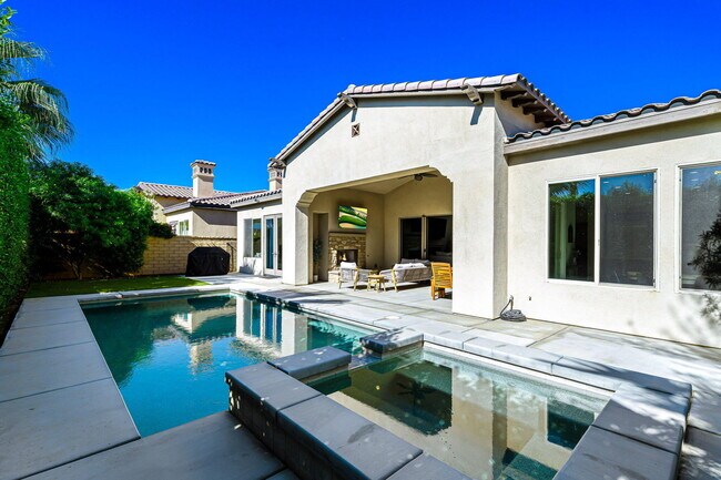 Building Photo - 81805 Four Seasons Pl