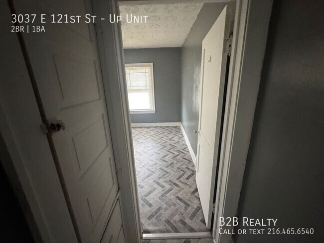 Building Photo - 3037 E 121st St