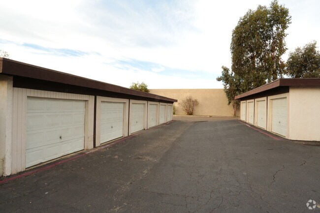 Building Photo - Shady Ridge Apartments