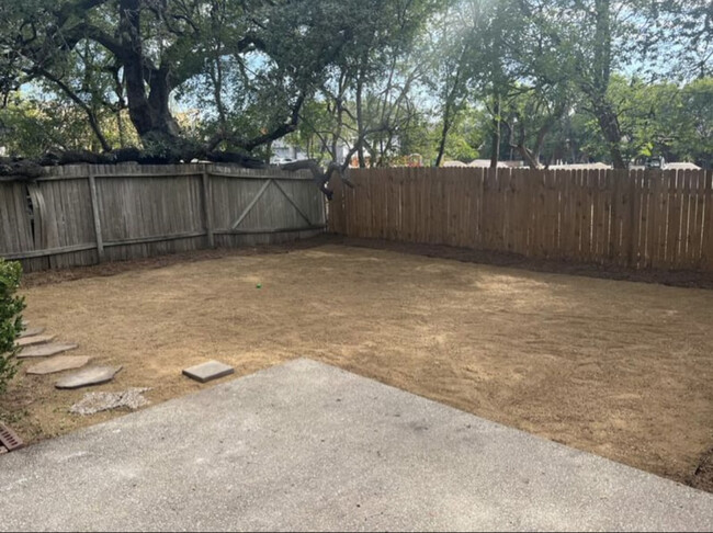 Building Photo - 8011 Rustic Park