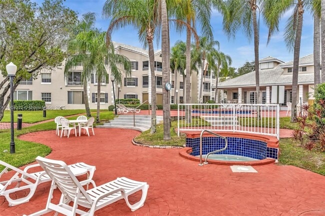 Building Photo - 2850 N Oakland Forest Dr