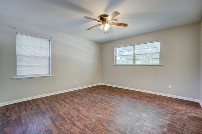 Building Photo - Norman Rental Near OU Campus For Rent!