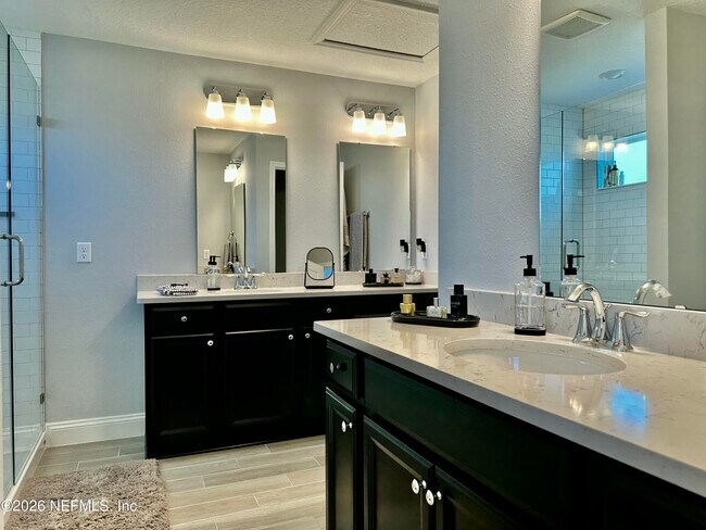 Building Photo - 124 Killarney Ave