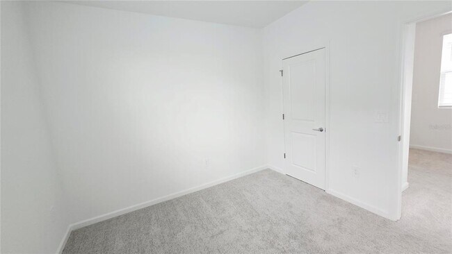 Building Photo - 724 Squire Ave