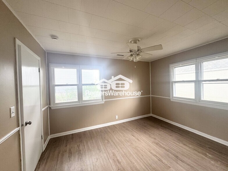 Building Photo - 1685 Northwest Dr