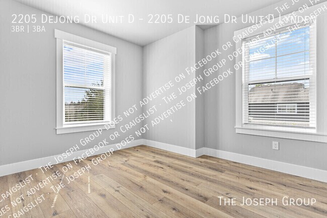 Building Photo - 2205 DeJong Dr
