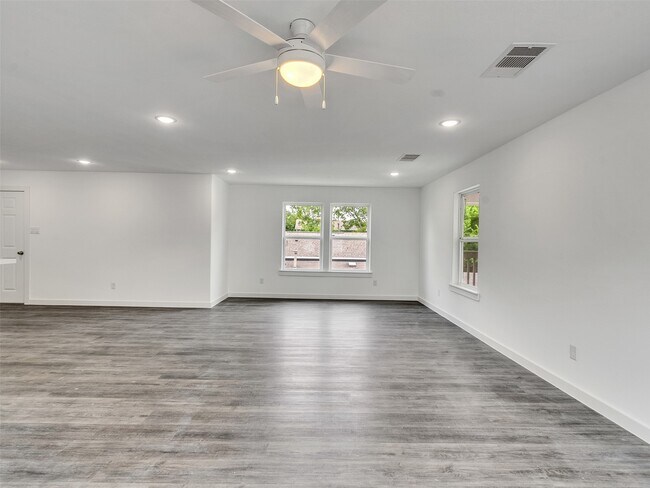 Building Photo - 6742 Madrid St