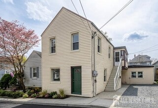 Building Photo - 29 Smith St