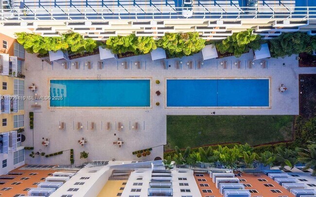 Building Photo - 18800 NE 29th Ave