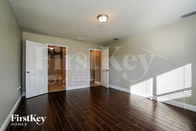 Building Photo - 3313 NE 15th Pl