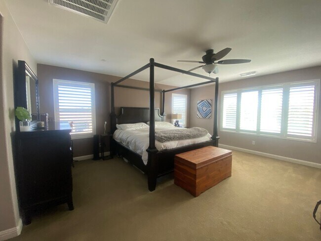 Building Photo - Spacious 5-Bedroom Luxury Home with Entertainer’s Backyard Oasis