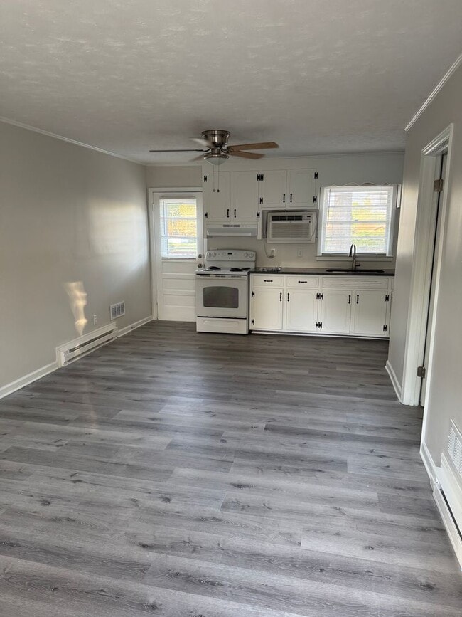 Building Photo - Great One Bedroom in Matthews
