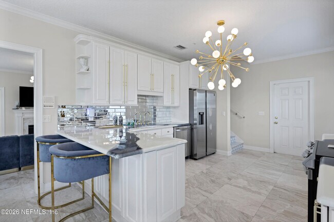 Building Photo - 200 Sunstone Ct