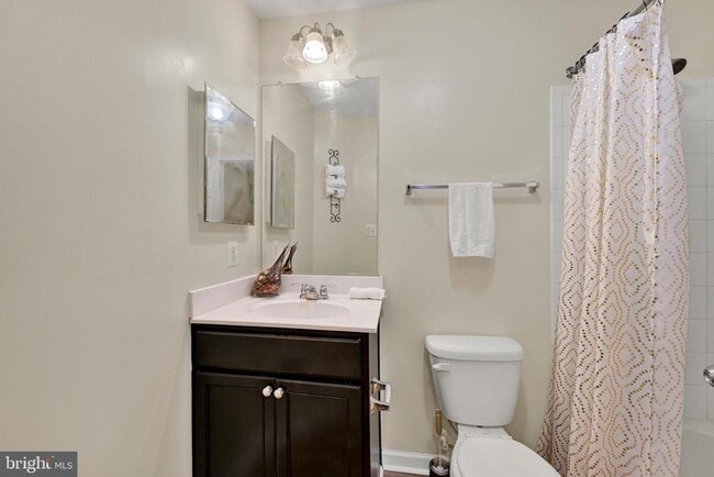 Building Photo - 713 English Ivy Way