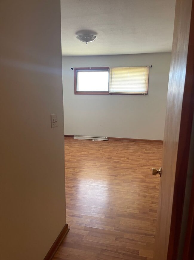 Building Photo - 3 Bedroom 2 Bath Brick Home Church Hill TN