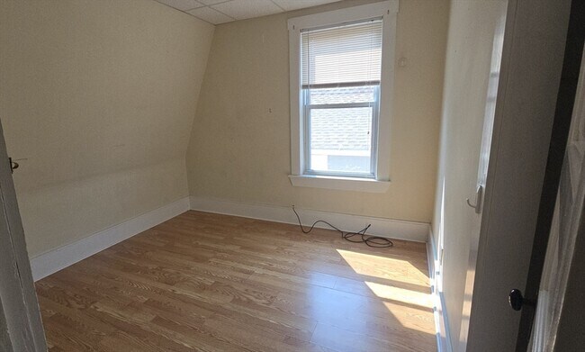 Building Photo - 23 W Boylston Dr