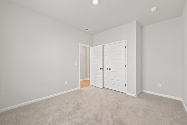 Building Photo - 334 Kindred Spirits Dr
