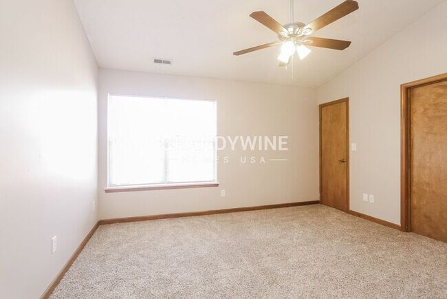 Building Photo - MOVE IN SPECIAL - February FREE with move ...